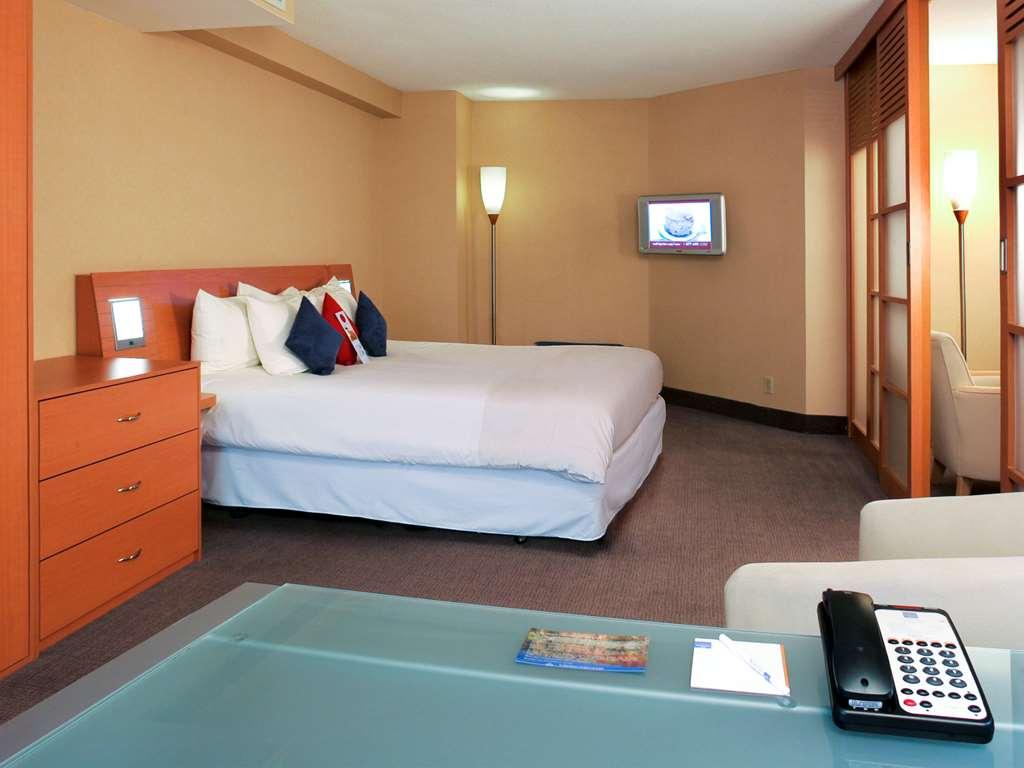 ホテル Doubletree By Hilton Ottawa Downtown 部屋 写真