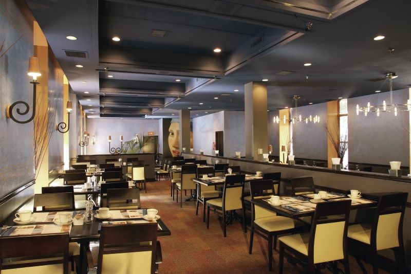 ホテル Doubletree By Hilton Ottawa Downtown レストラン 写真