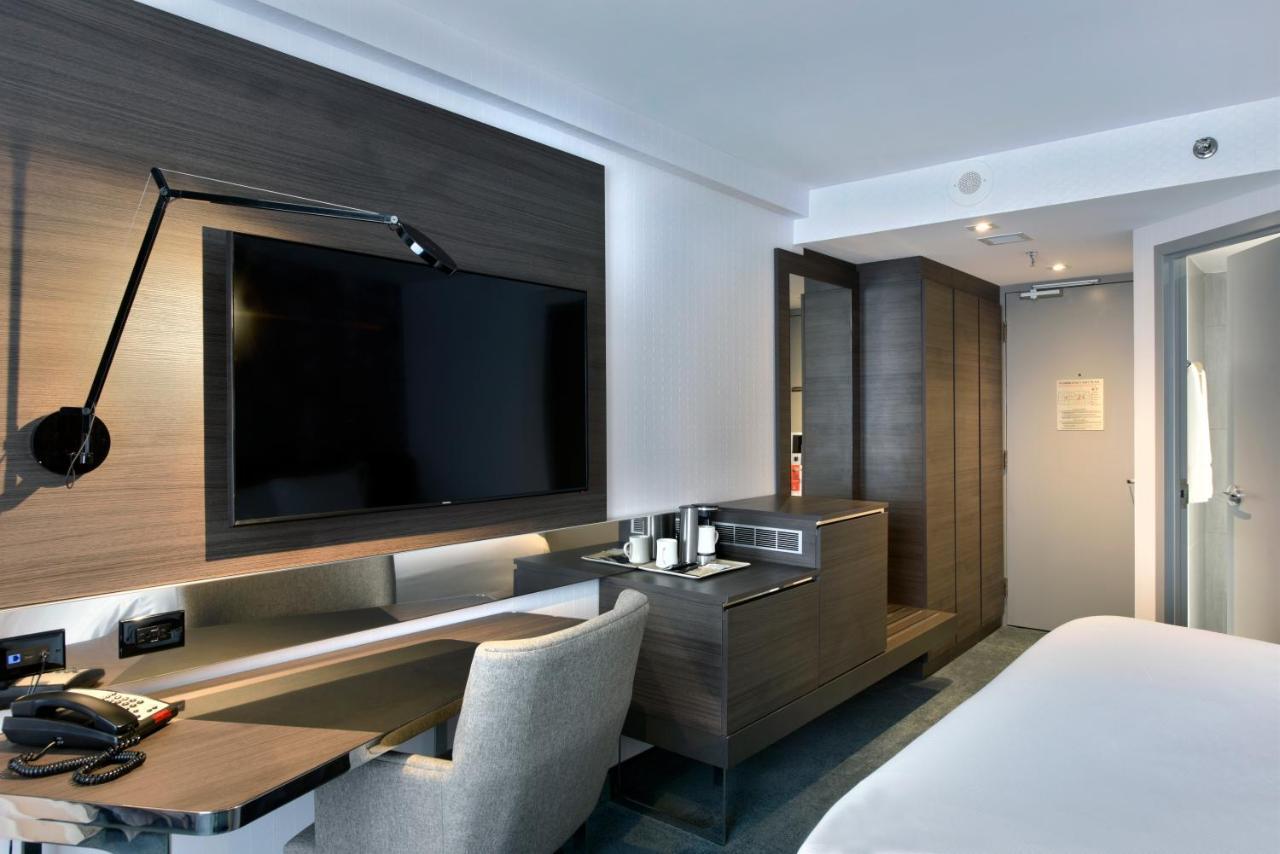 ホテル Doubletree By Hilton Ottawa Downtown エクステリア 写真