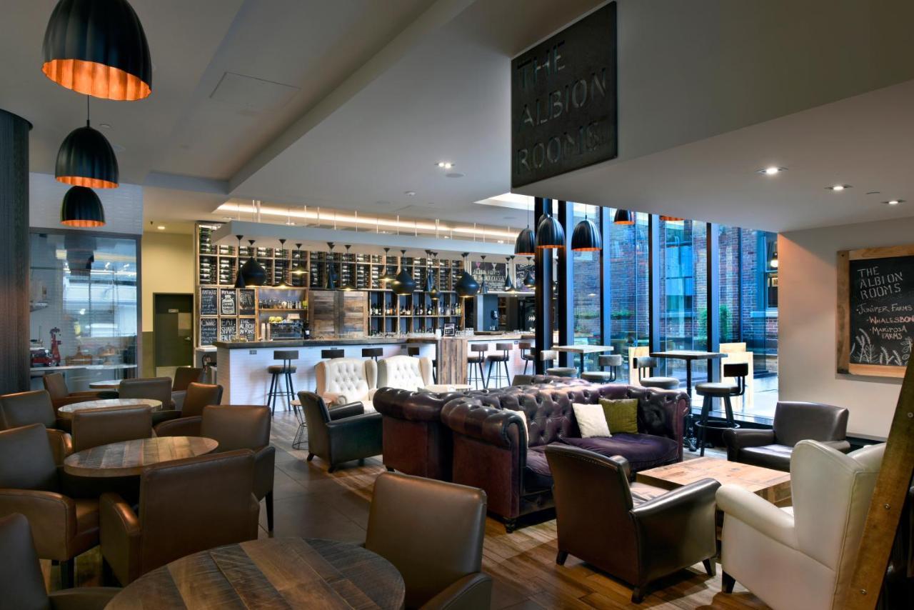 ホテル Doubletree By Hilton Ottawa Downtown エクステリア 写真