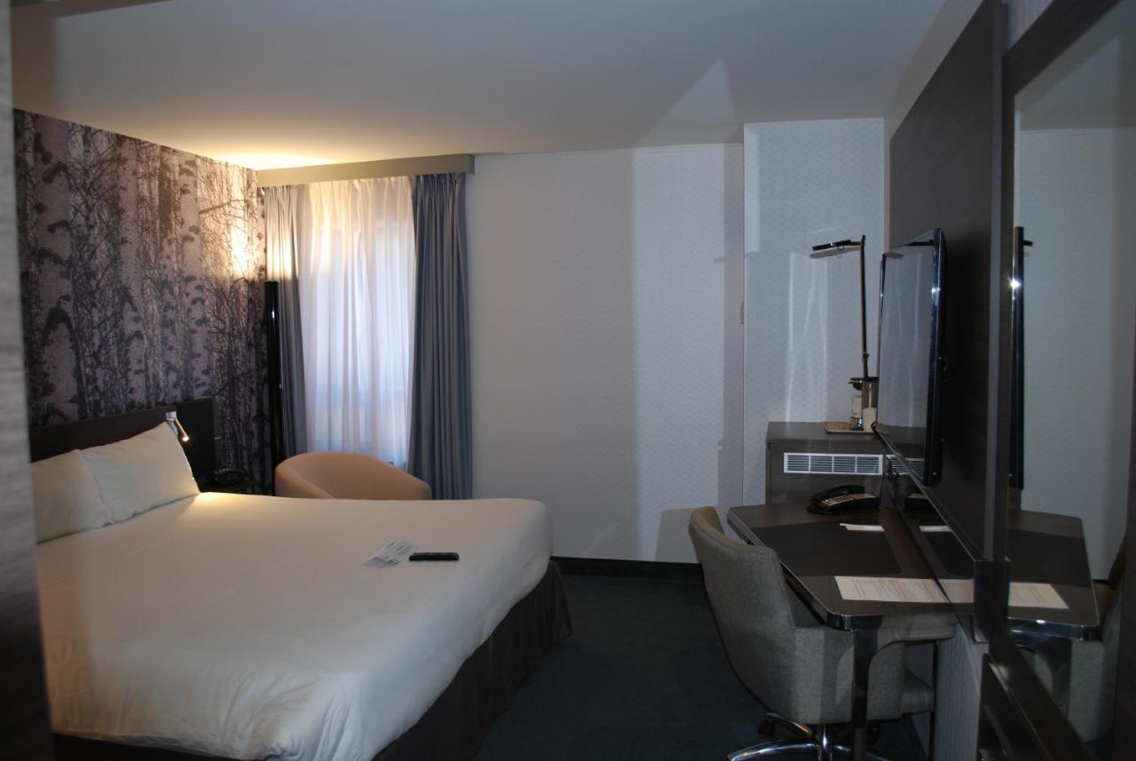 ホテル Doubletree By Hilton Ottawa Downtown エクステリア 写真